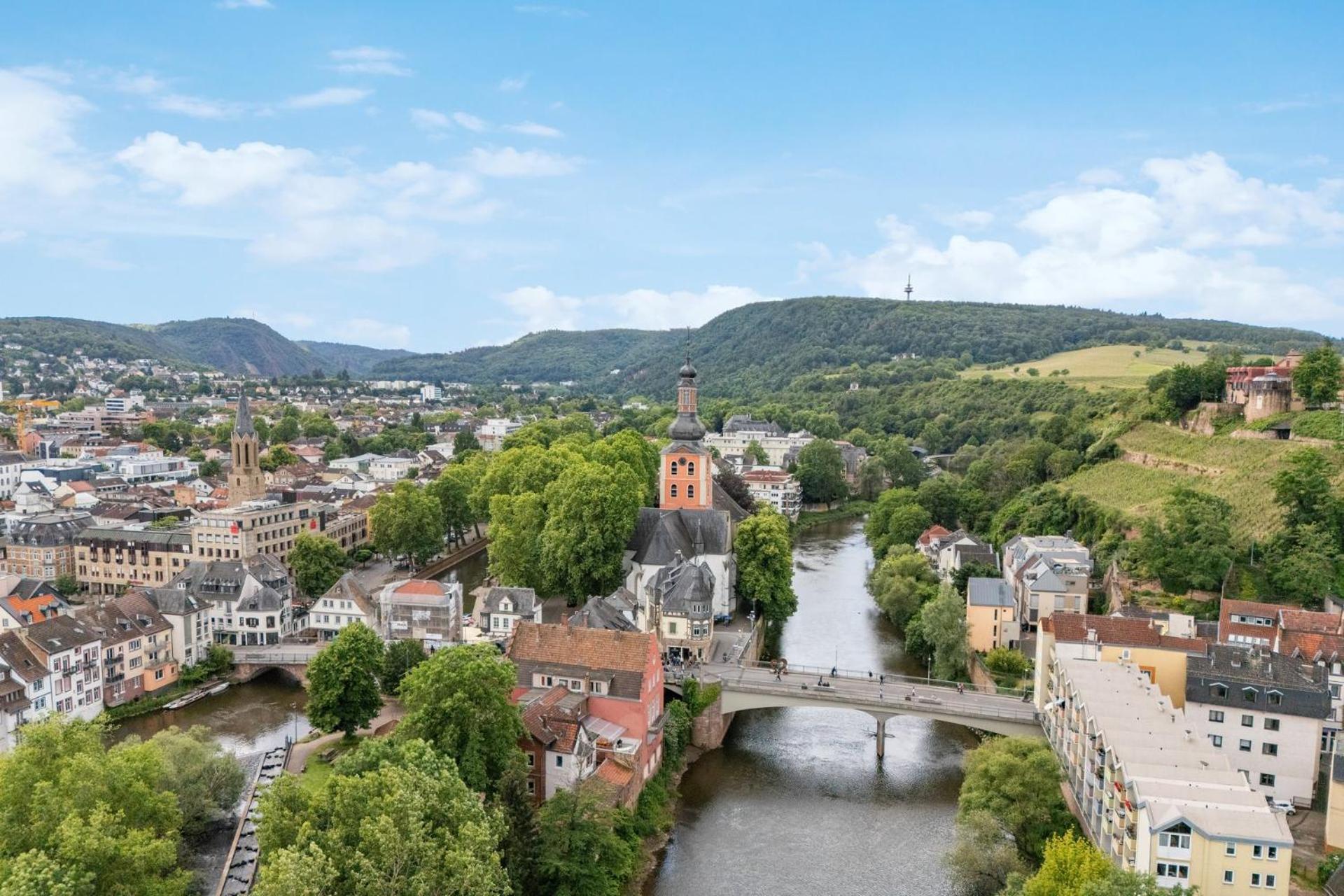 Altstadt Apartment Am Wasser Mit Parkplatz Und Grossem Garten 巴特克罗伊茨纳赫 外观 照片