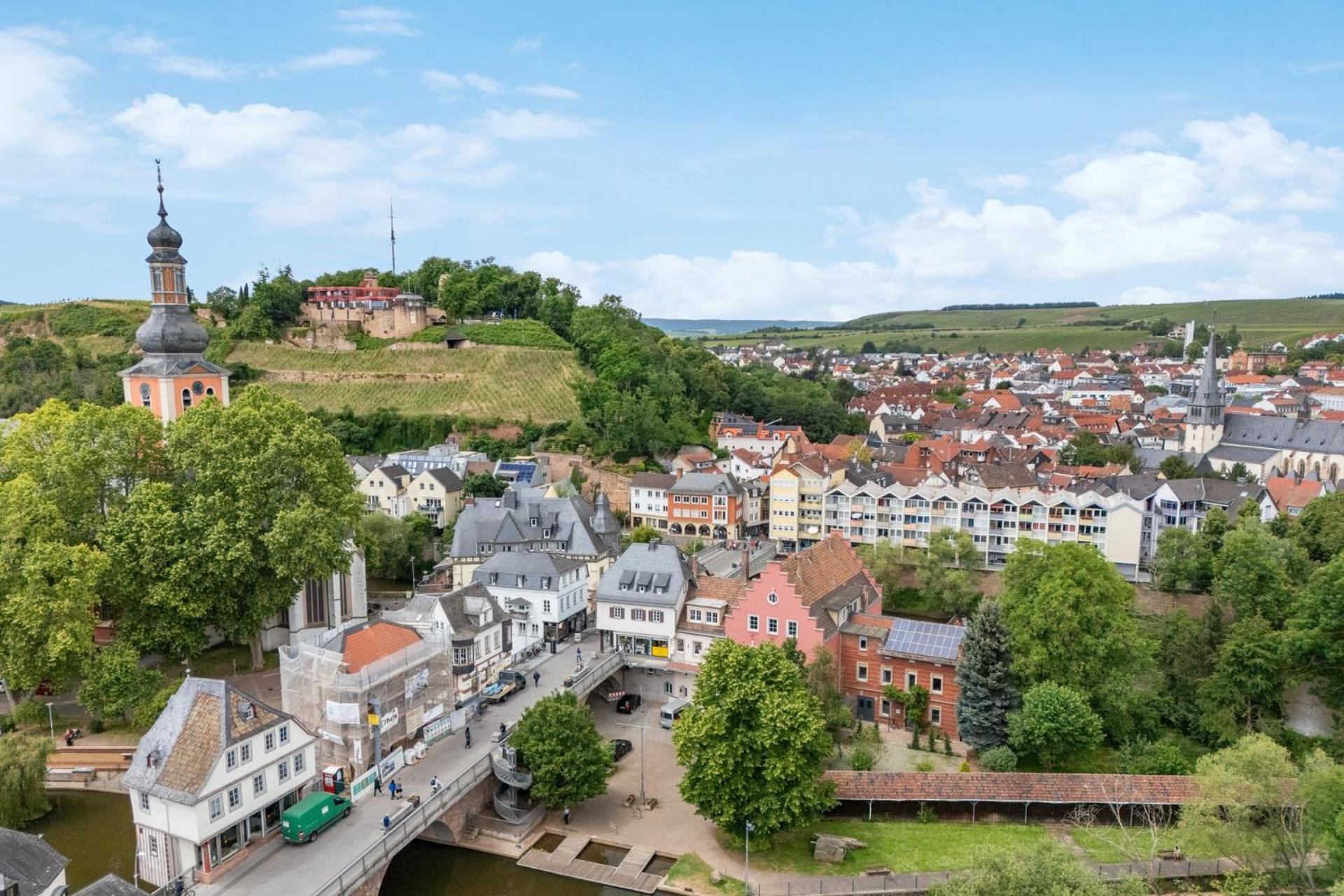 Altstadt Apartment Am Wasser Mit Parkplatz Und Grossem Garten 巴特克罗伊茨纳赫 外观 照片