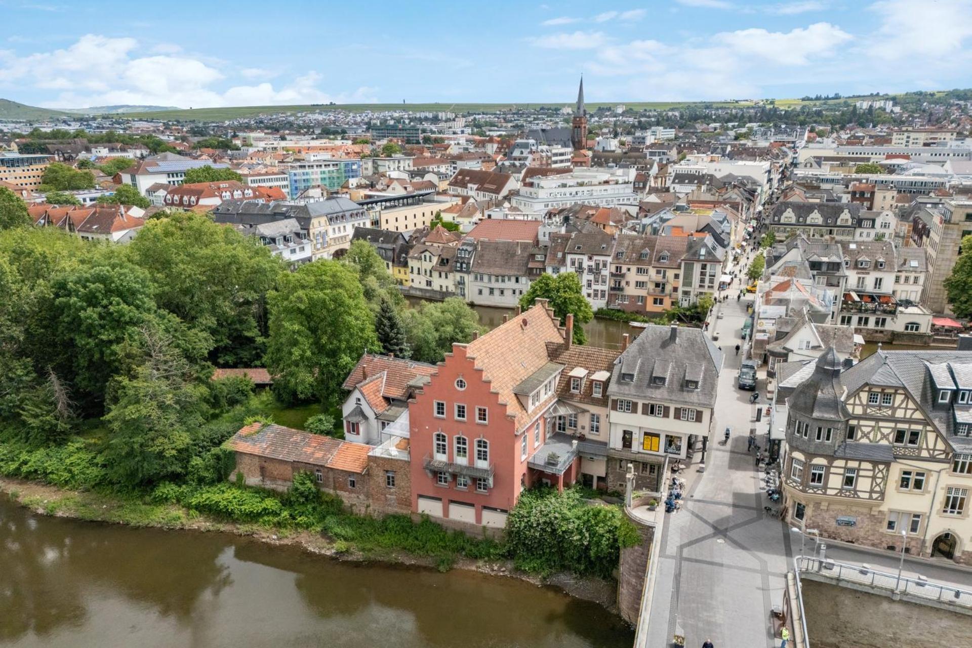 Altstadt Apartment Am Wasser Mit Parkplatz Und Grossem Garten 巴特克罗伊茨纳赫 外观 照片